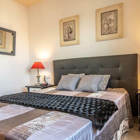 Goldhome - Valira เอมปูเรียบราบา ภายนอก รูปภาพ