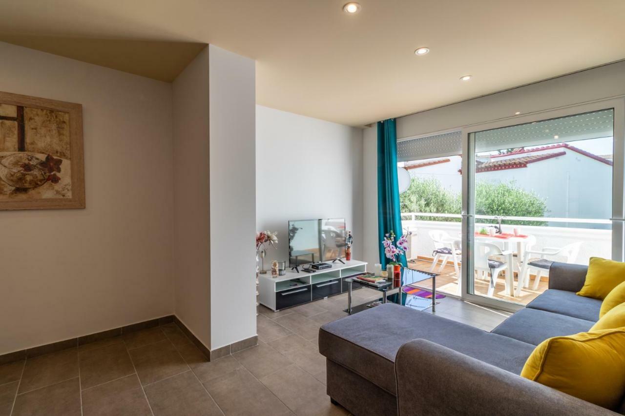 Goldhome - Valira เอมปูเรียบราบา ภายนอก รูปภาพ